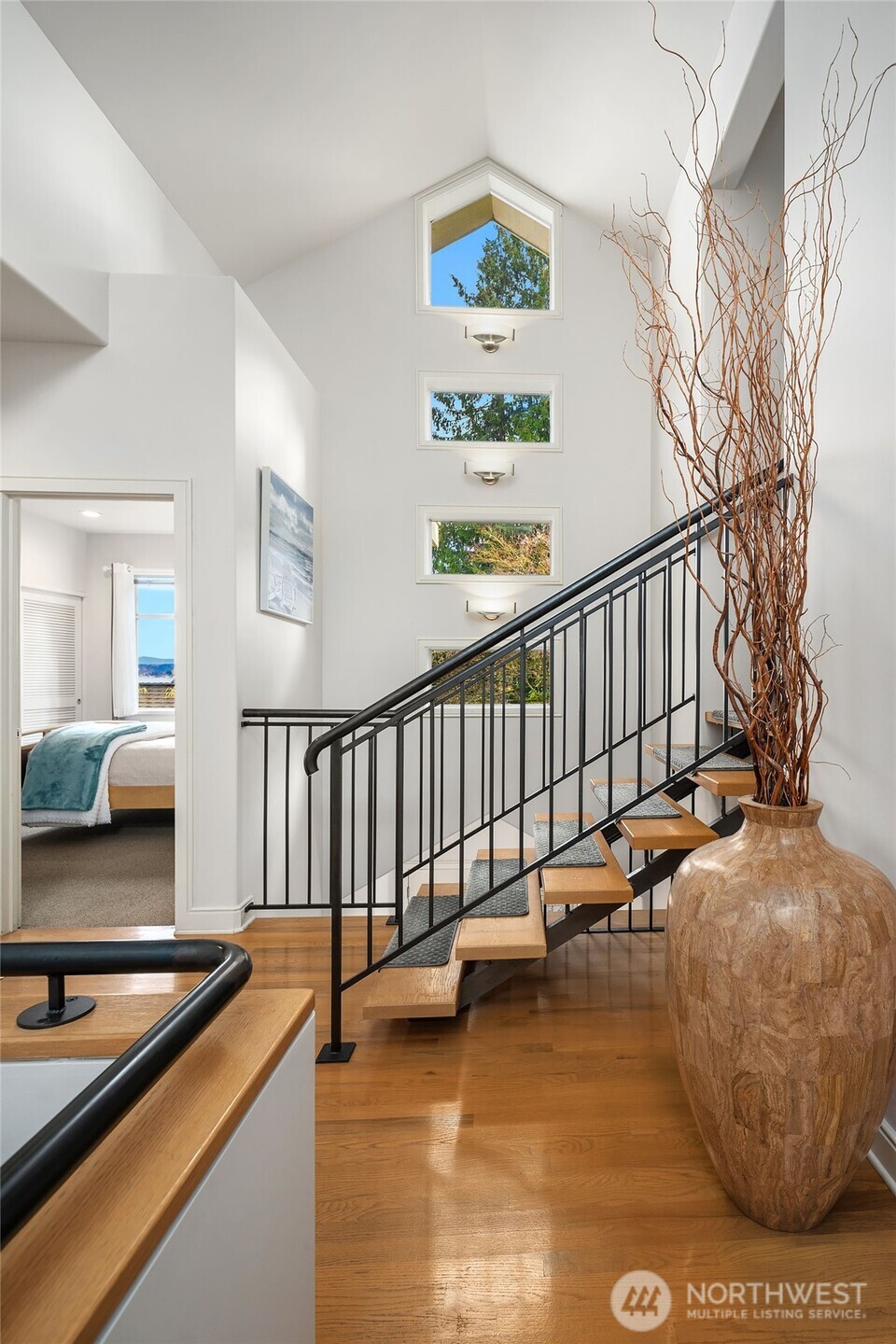 8418 Island Drive S, Seattle, WA 98118