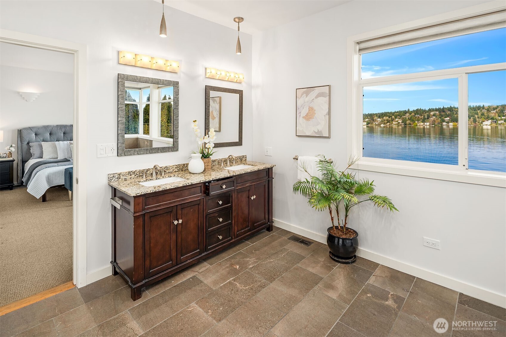 8418 Island Drive S, Seattle, WA 98118