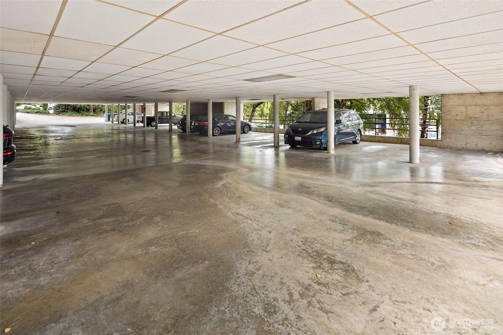 3055 80th Avenue SE #107, Mercer Island, WA 98040