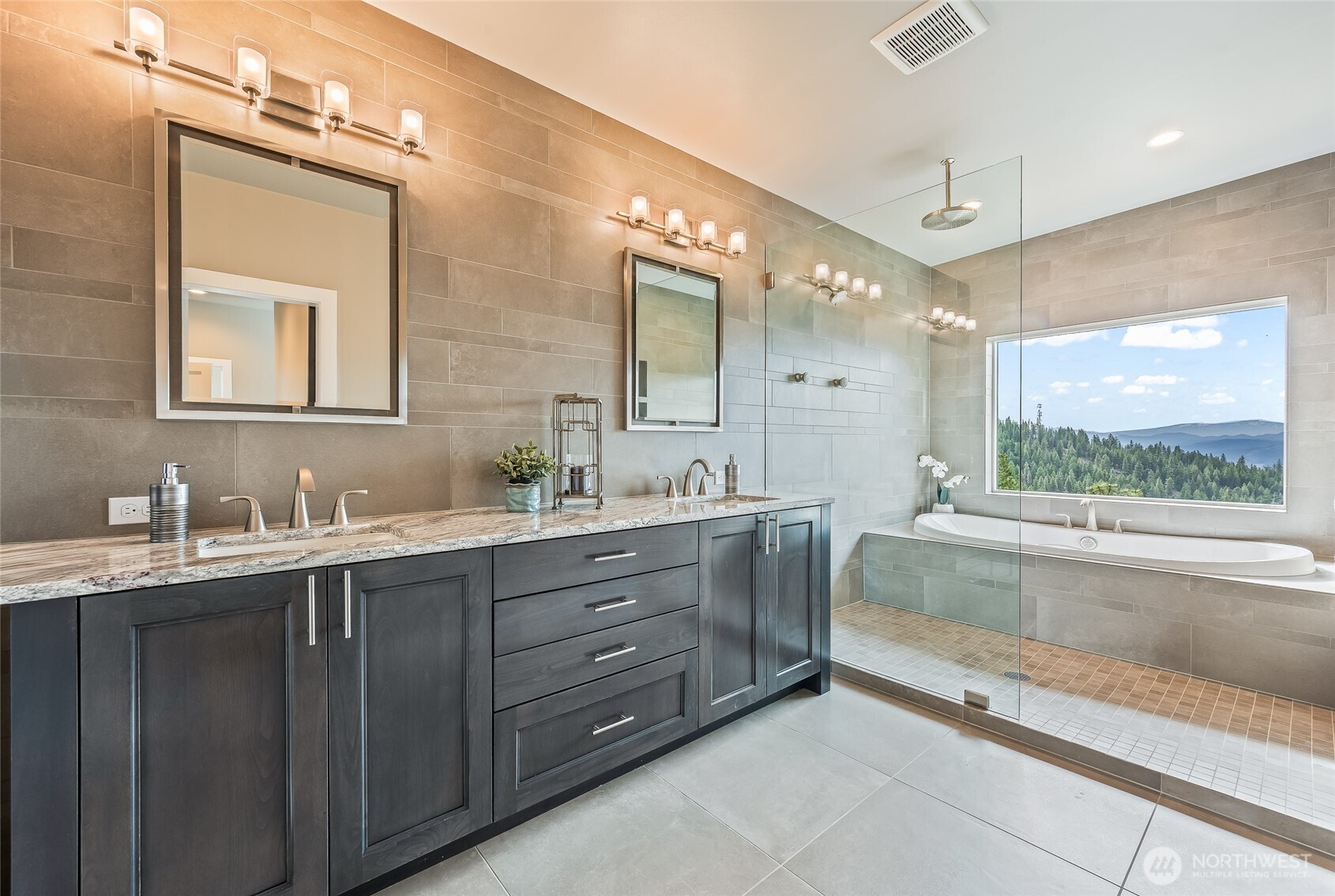 1912 Alpenview Drive , Leavenworth, WA 98826