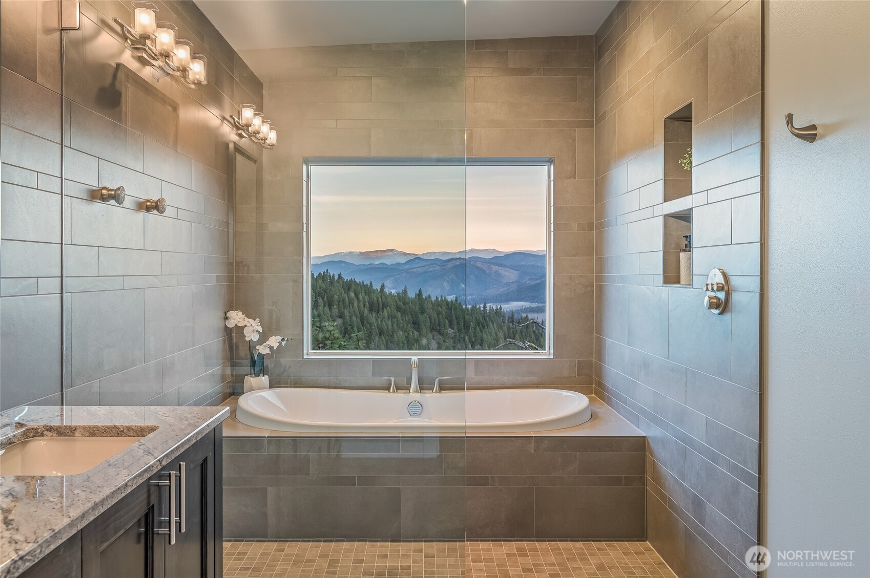 1912 Alpenview Drive , Leavenworth, WA 98826