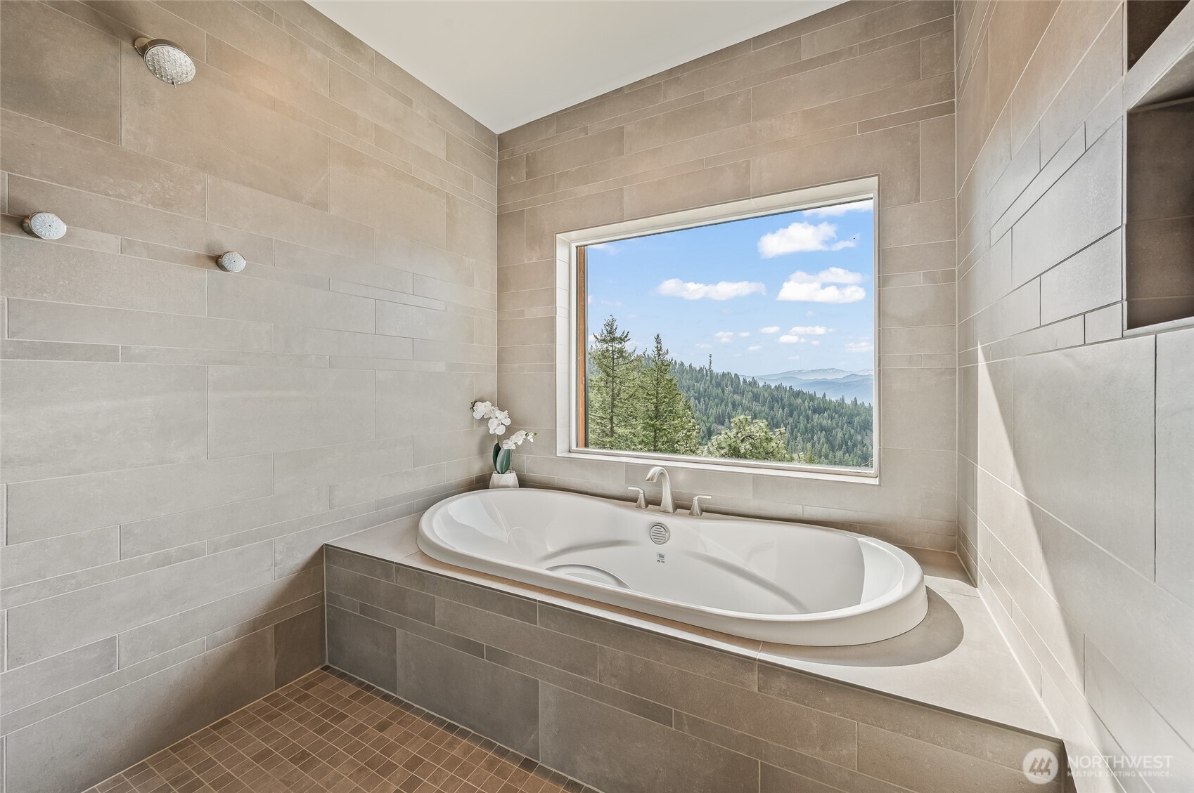 1912 Alpenview Drive , Leavenworth, WA 98826