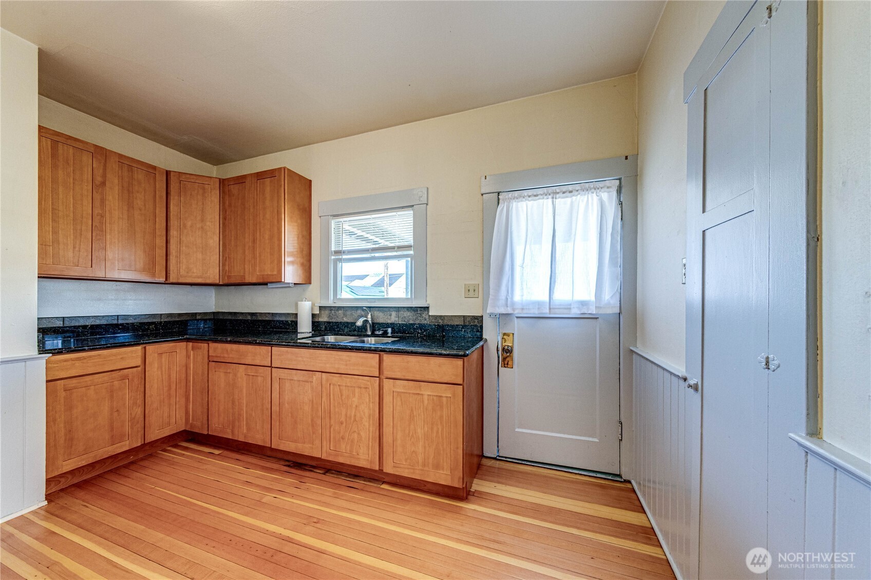 720 S Peabody Street , Port Angeles, WA 98362