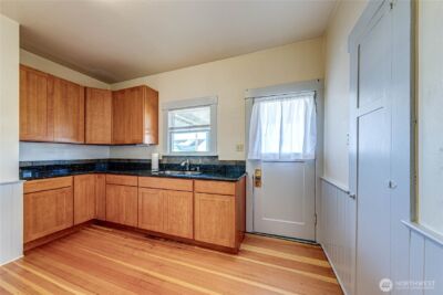 720 S Peabody Street , Port Angeles, WA 98362 - Photo 5