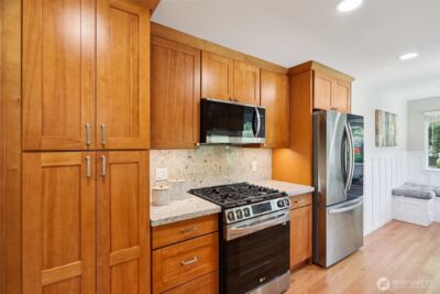 9009 30th Avenue NW, Seattle, WA 98117 - Photo 9