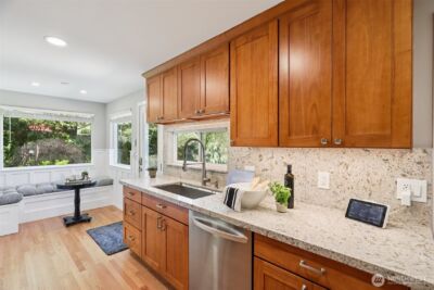 9009 30th Avenue NW, Seattle, WA 98117 - Photo 10