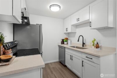 707 N 130th #B204, Seattle, WA 98133