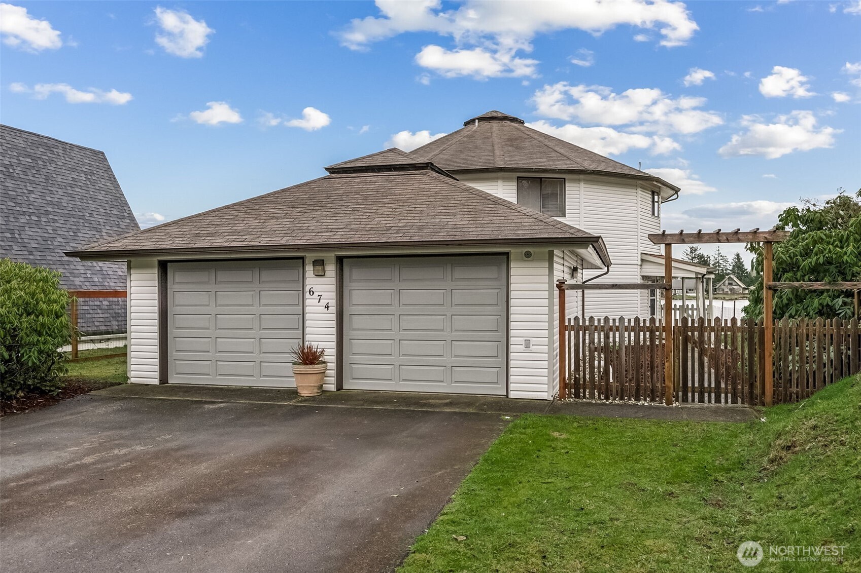 674 Mt Olympus Avenue SE, Ocean Shores, WA 98569