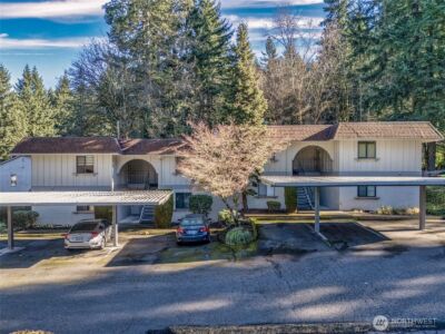 12528 NE 117th Place #E1, Kirkland, WA 98034
