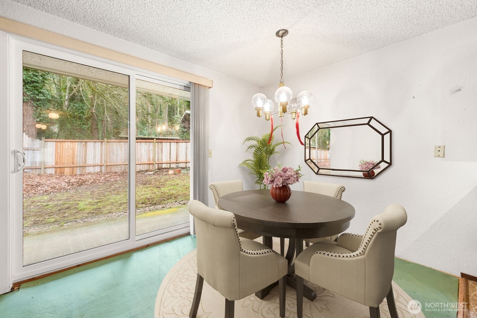 12528 NE 117th Place #E1, Kirkland, WA 98034