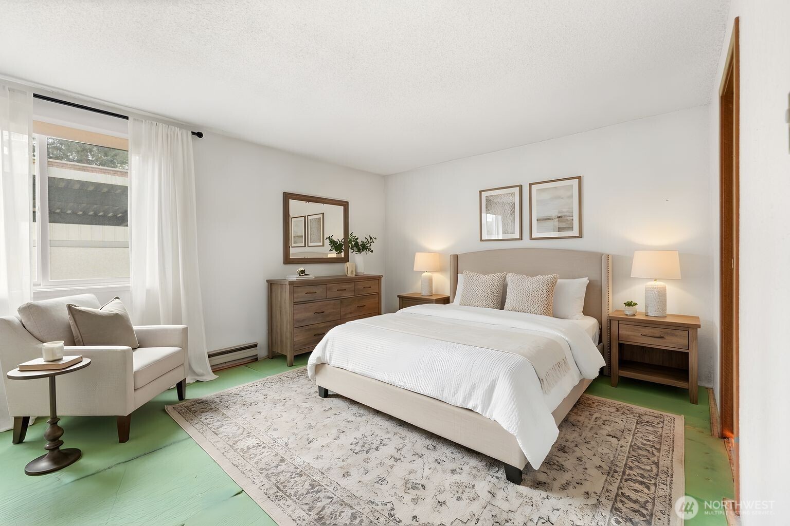 12528 NE 117th Place #E1, Kirkland, WA 98034