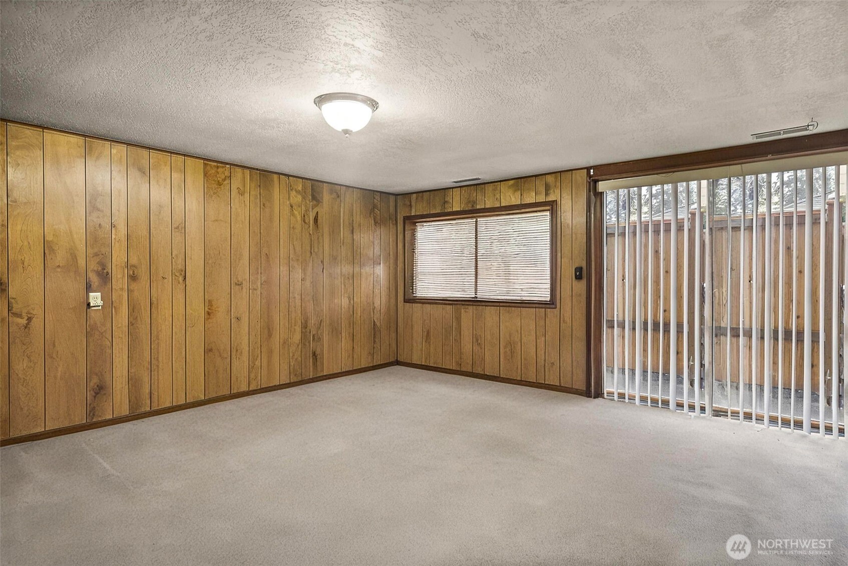 2612 204th Street SW, Lynnwood, WA 98036-6946