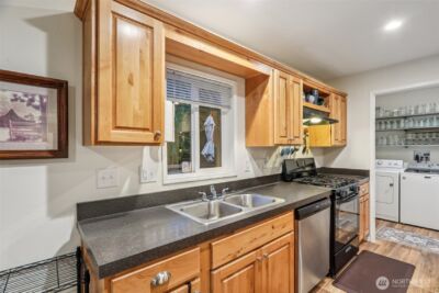 11134 Winlock Court SE, Olympia, WA 98513 - Photo 9