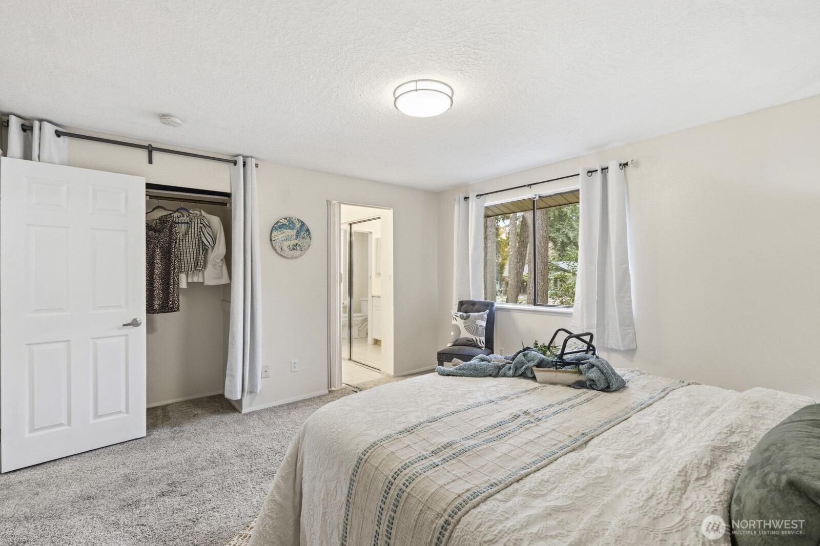 2191 Lakemoor Drive SW, Olympia, WA 98512-5529