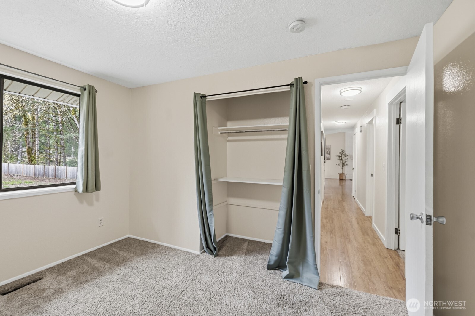 2191 Lakemoor Drive SW, Olympia, WA 98512-5529