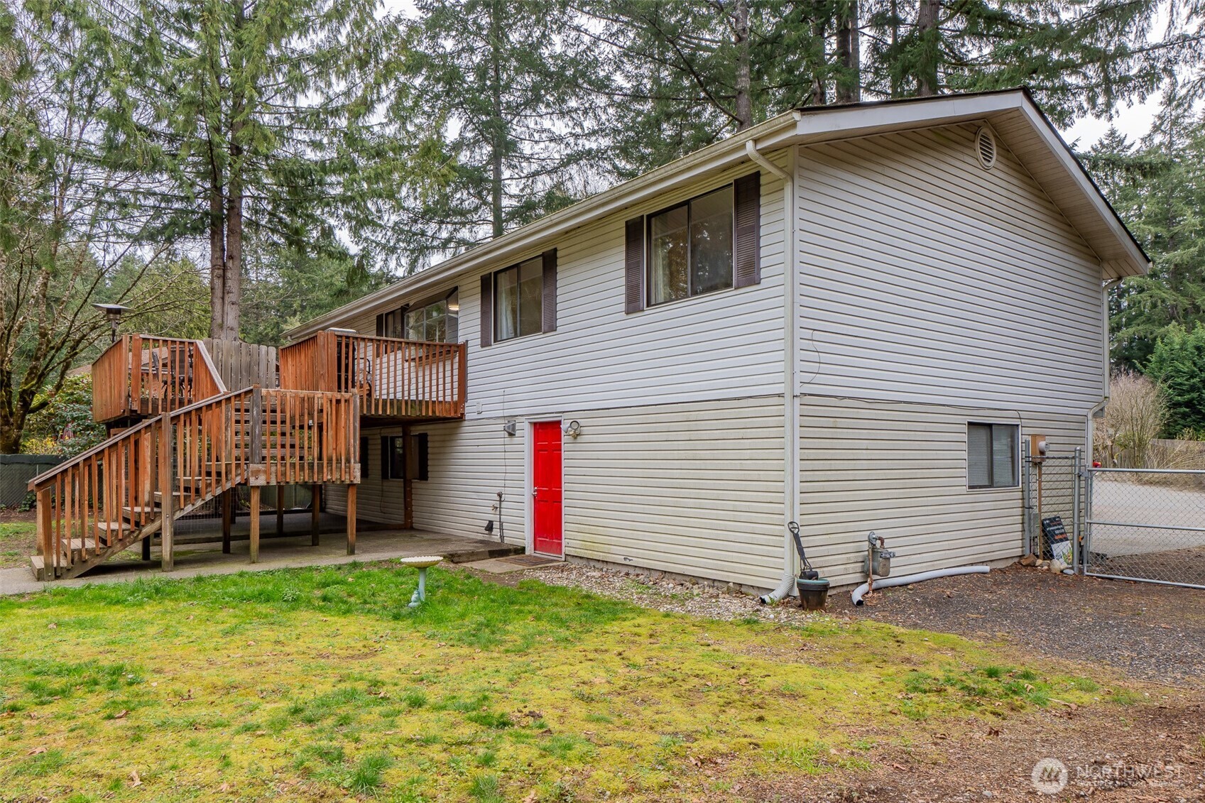 2191 Lakemoor Drive SW, Olympia, WA 98512-5529
