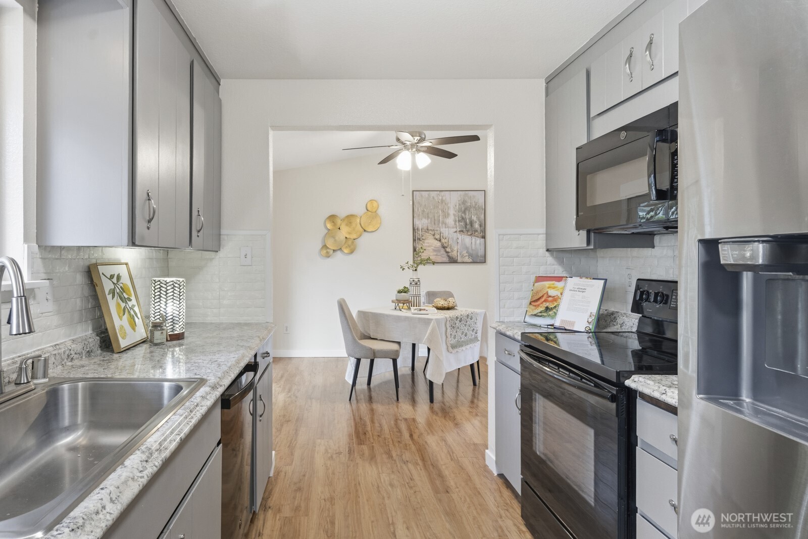 2191 Lakemoor Drive SW, Olympia, WA 98512-5529