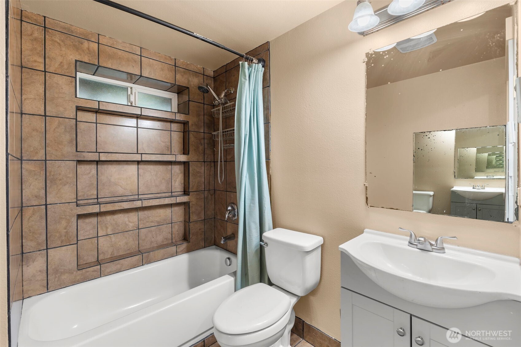 110 Sunny Basin Road , Castle Rock, WA 98611