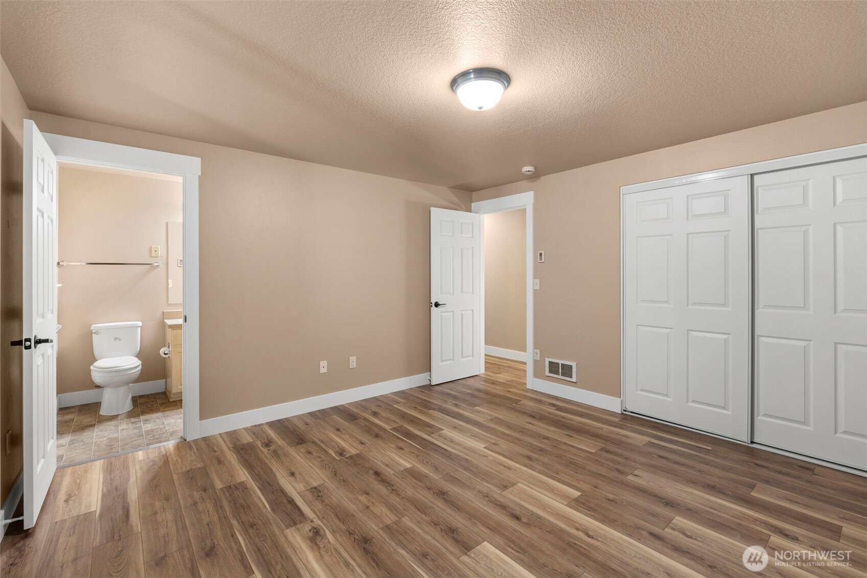 110 Sunny Basin Road , Castle Rock, WA 98611