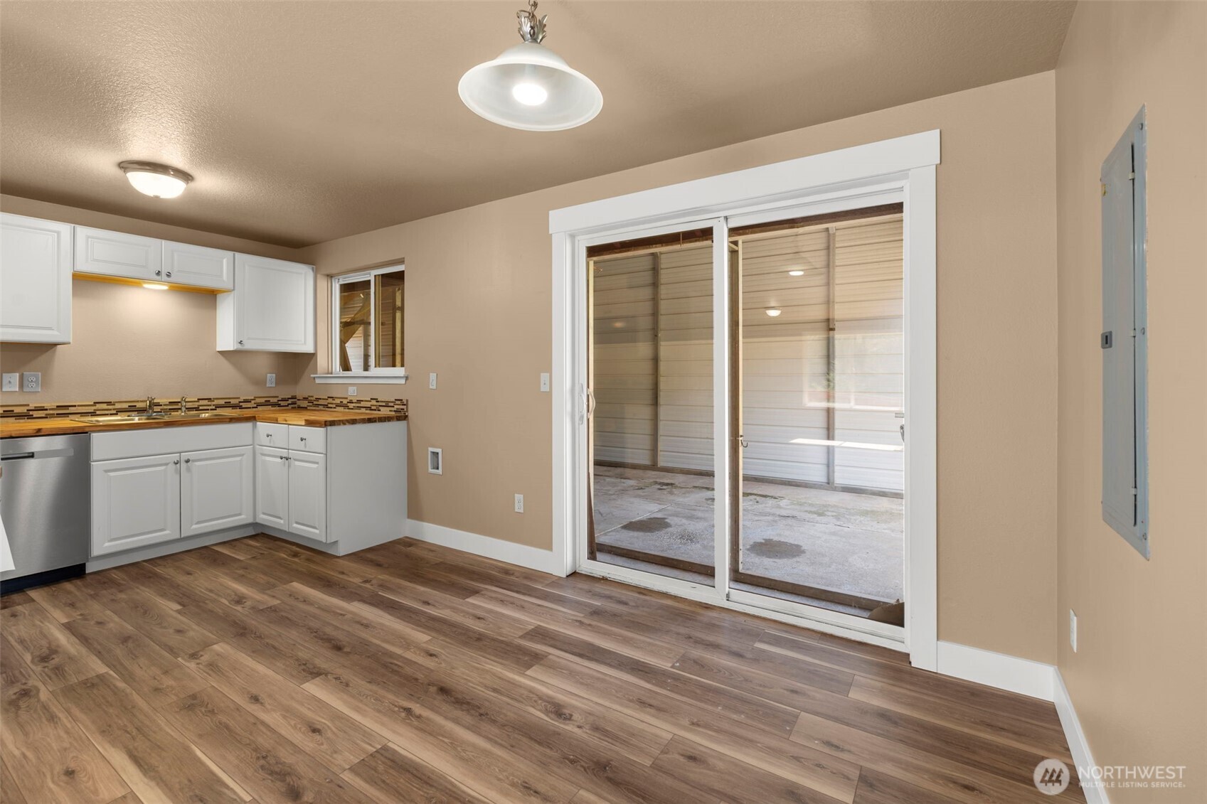 110 Sunny Basin Road , Castle Rock, WA 98611