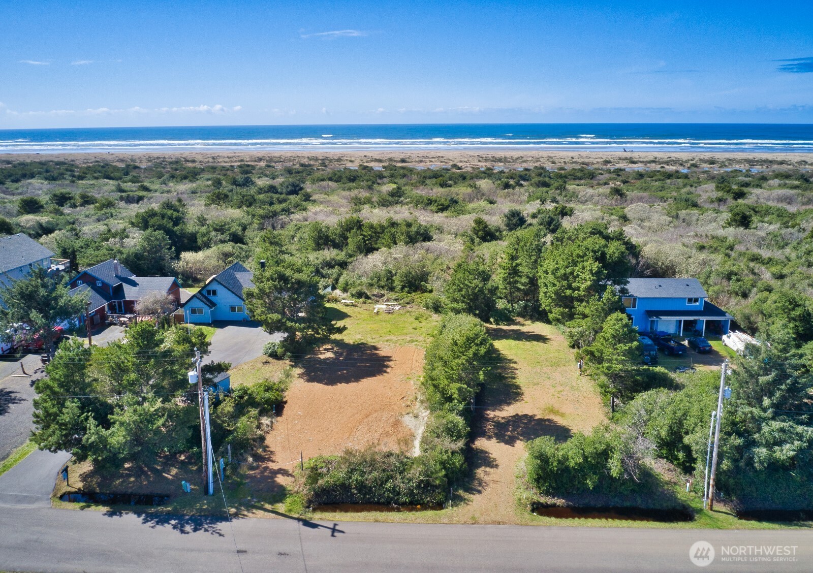 317 Sand Dune Avenue NW, Ocean Shores, WA 98569