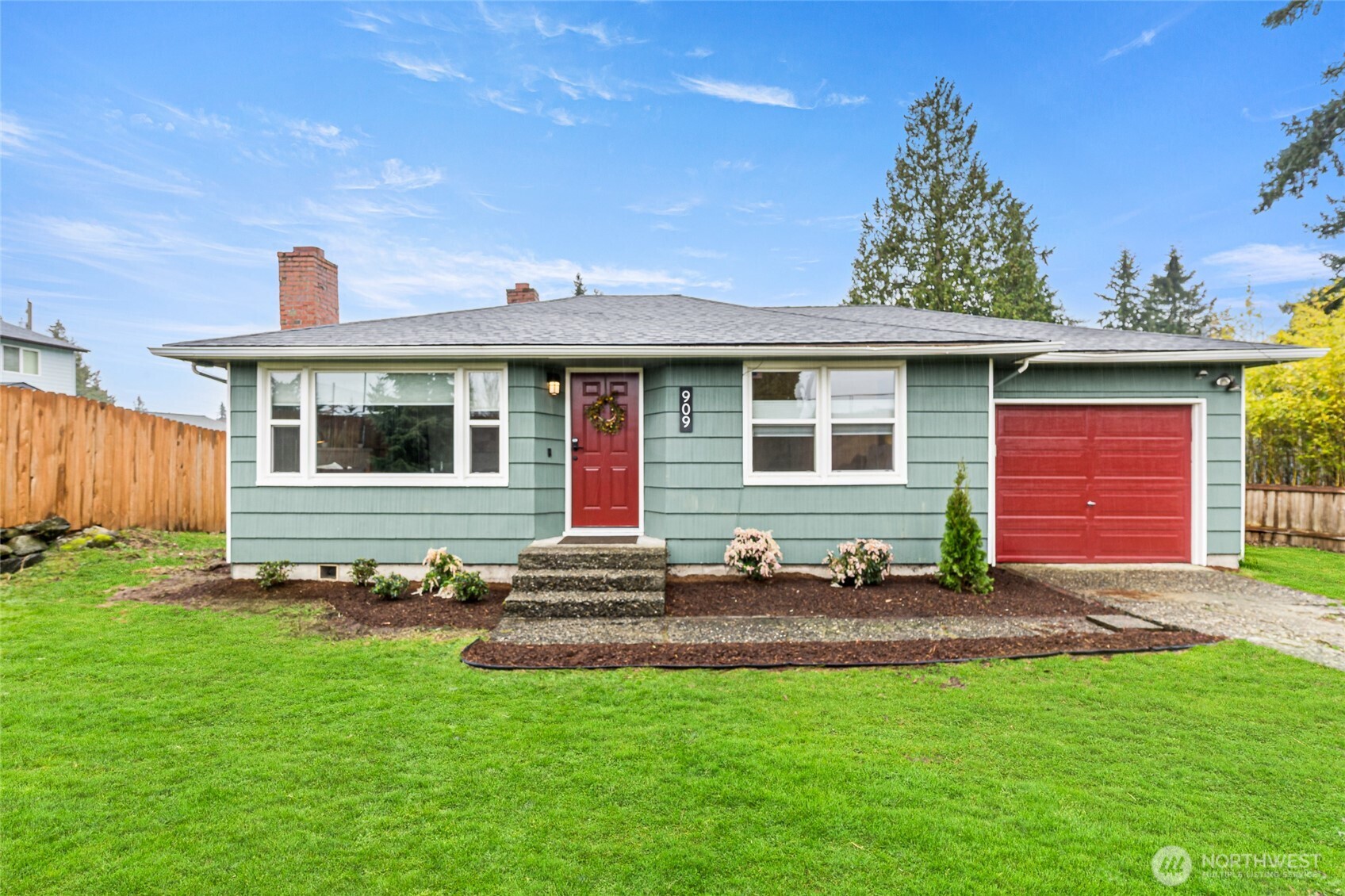 909 N 170th Street , Shoreline, WA 98133