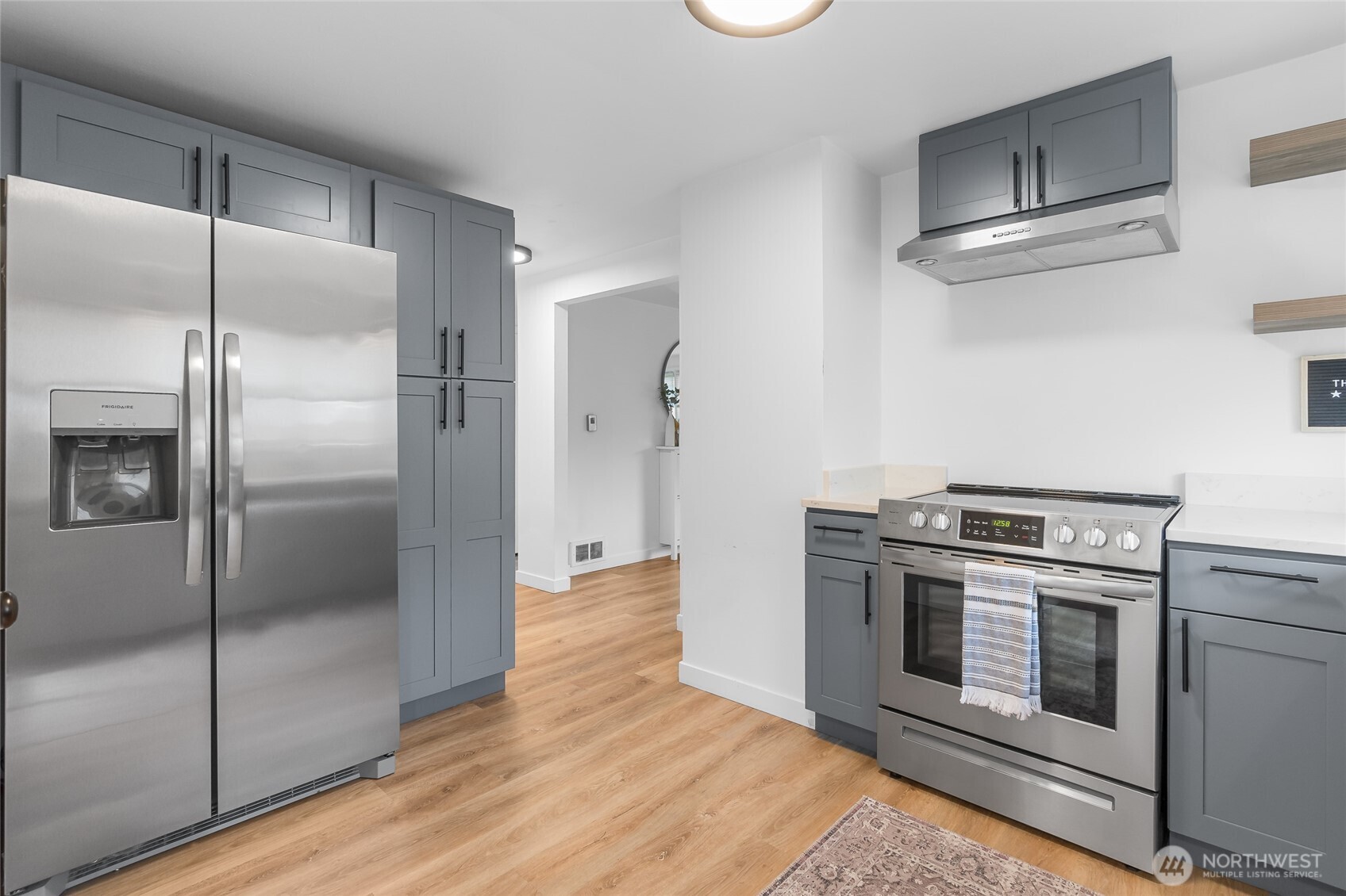 909 N 170th Street , Shoreline, WA 98133