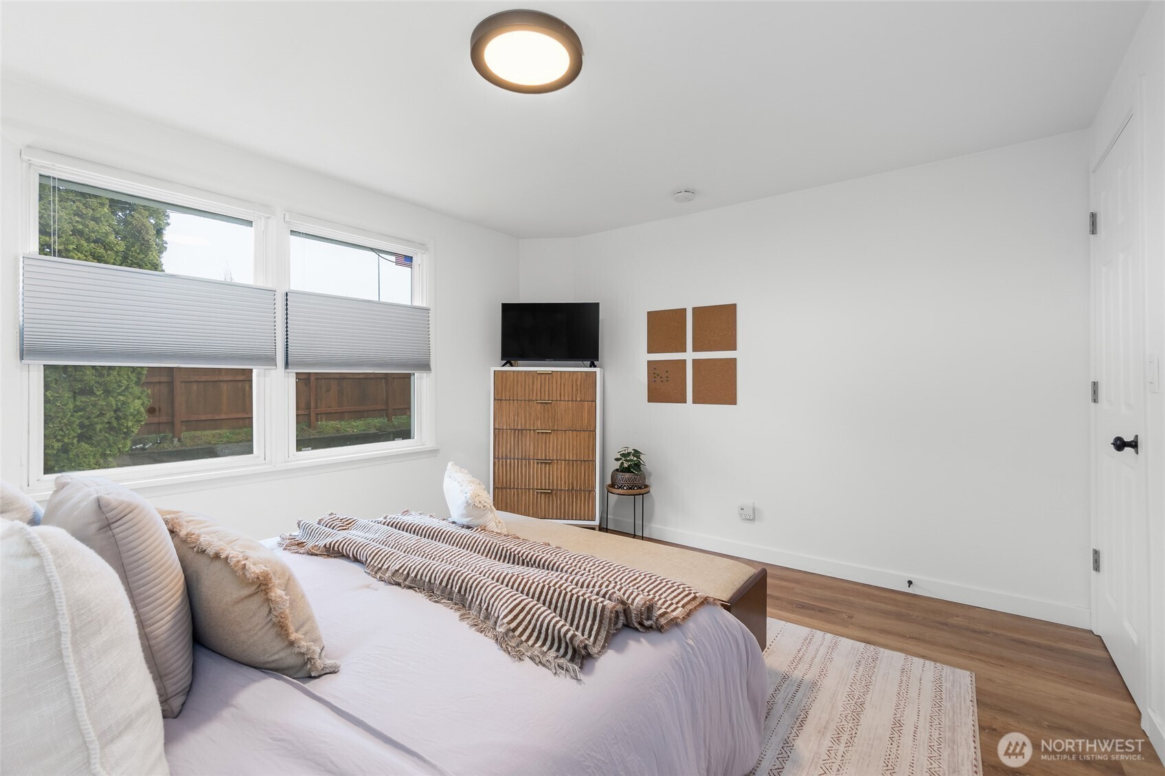 909 N 170th Street , Shoreline, WA 98133