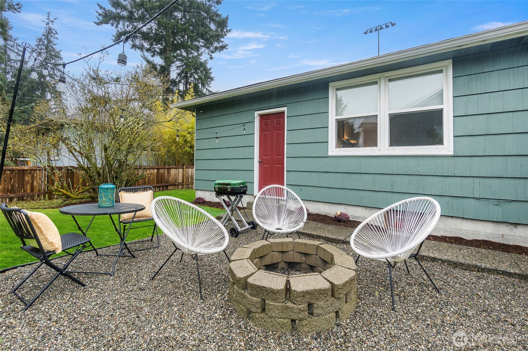 909 N 170th Street , Shoreline, WA 98133
