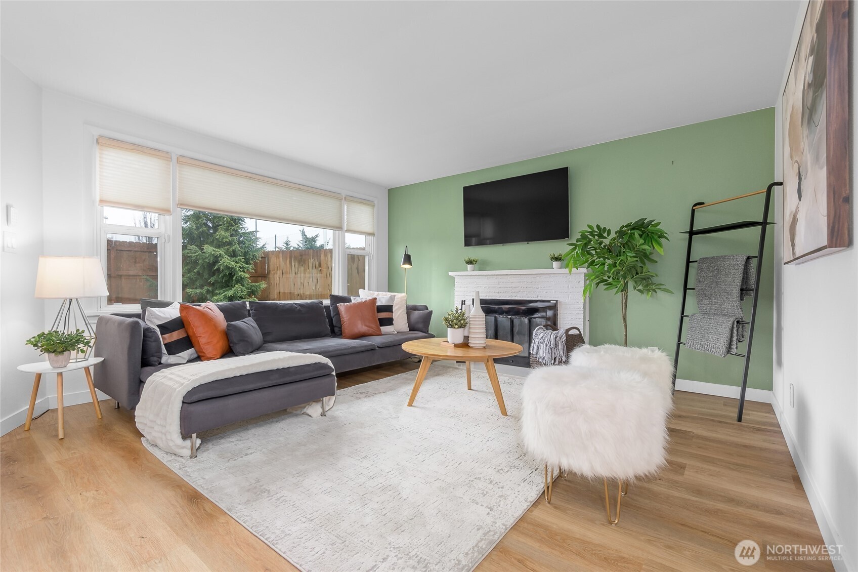 909 N 170th Street , Shoreline, WA 98133