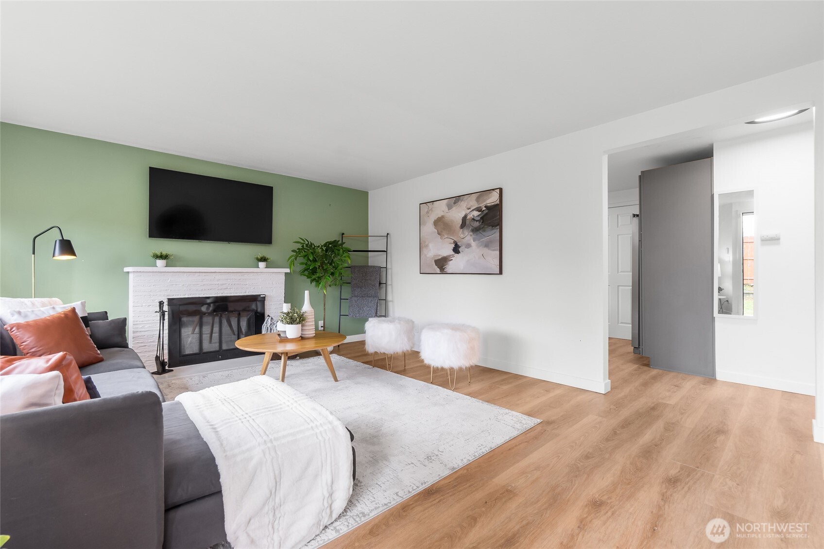 909 N 170th Street , Shoreline, WA 98133