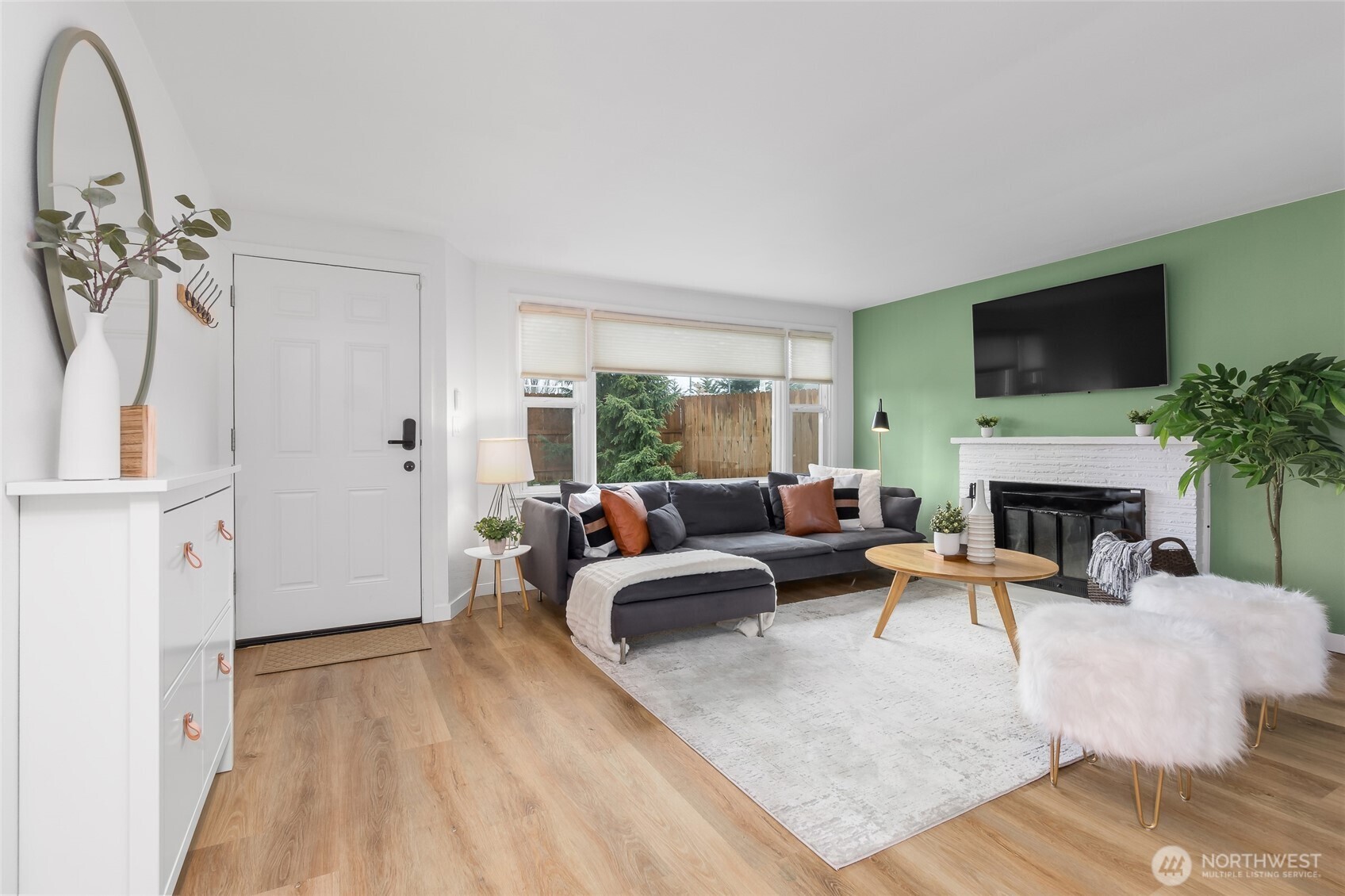 909 N 170th Street , Shoreline, WA 98133