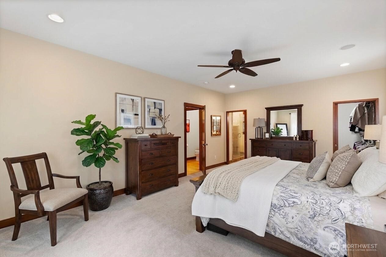 2701 NE Strand Road , Bremerton, WA 98311