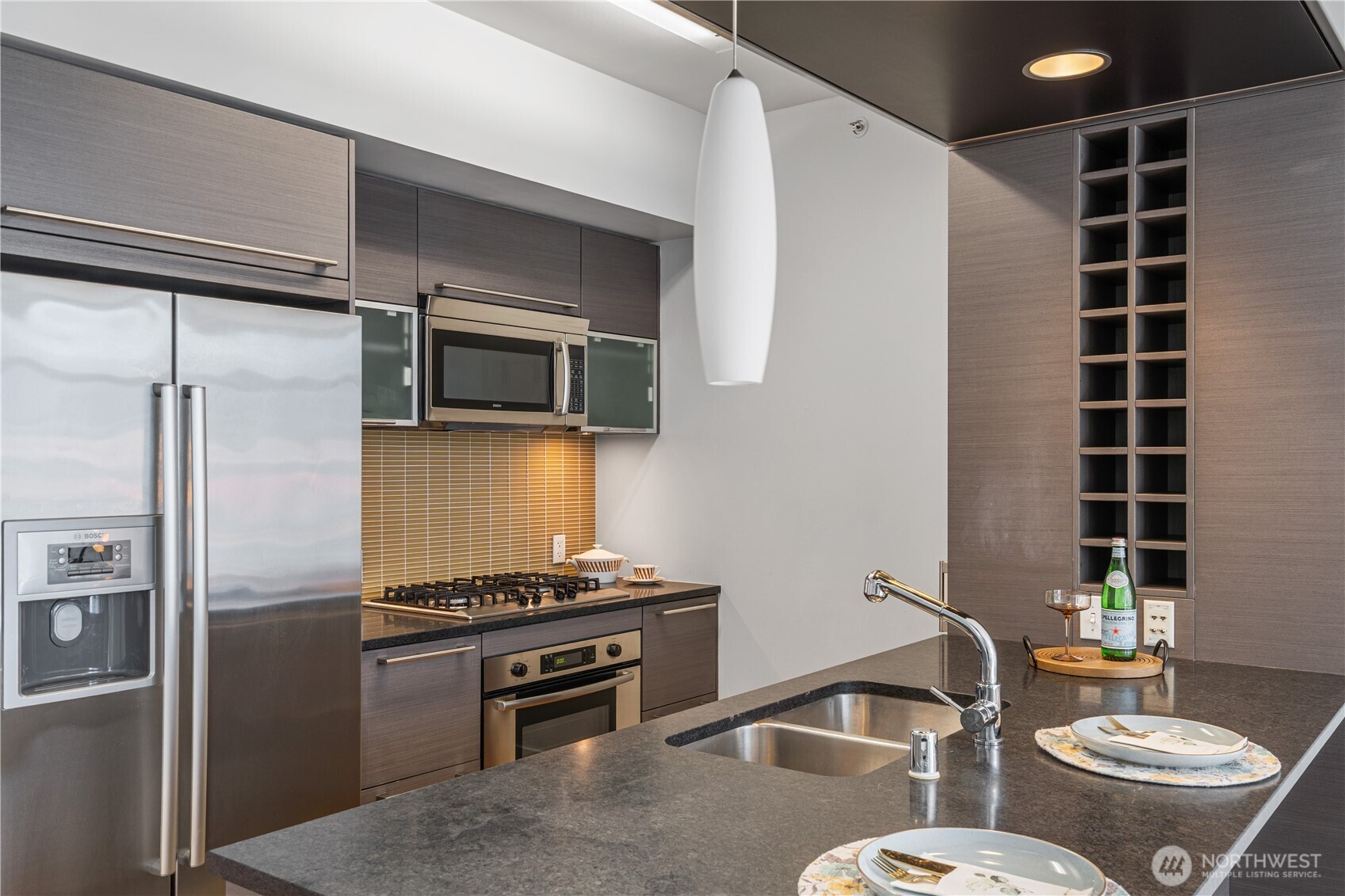 820 Blanchard Street #1506, Seattle, WA 98121