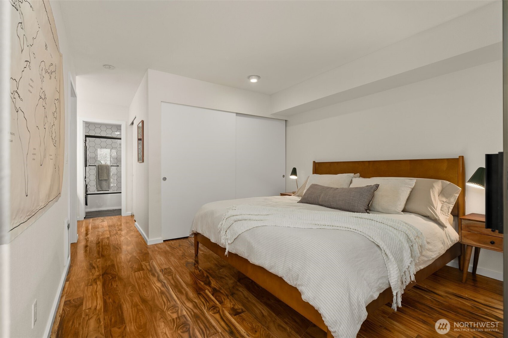 211 Summit Avenue E #S114, Seattle, WA 98102