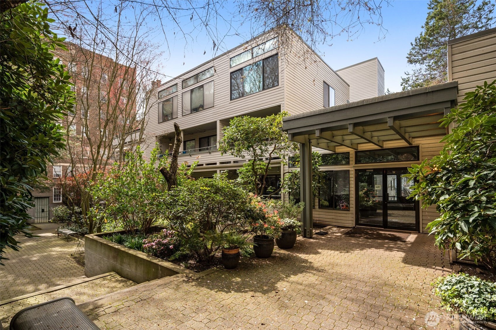 211 Summit Avenue E #S114, Seattle, WA 98102