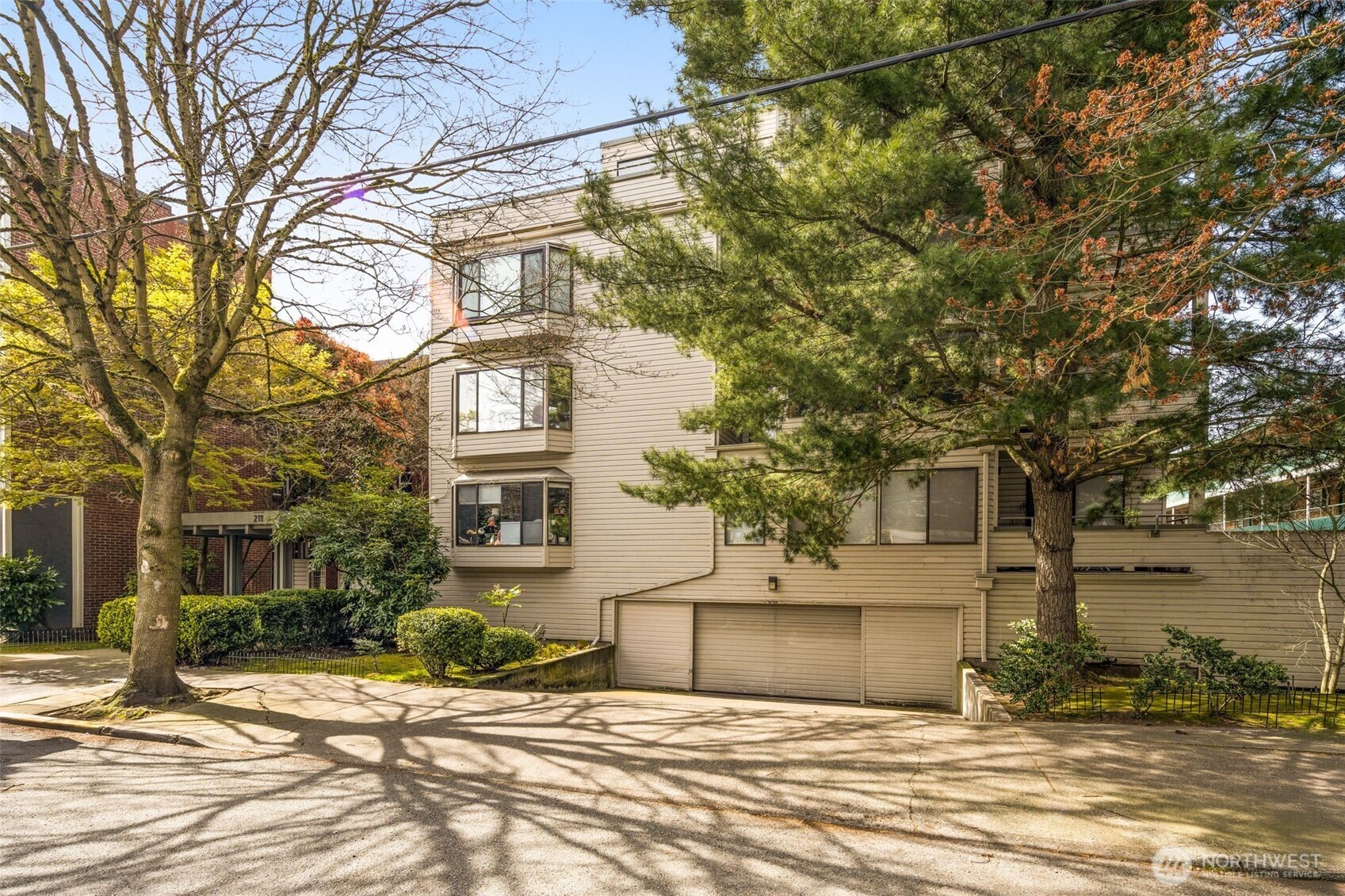 211 Summit Avenue E #S114, Seattle, WA 98102