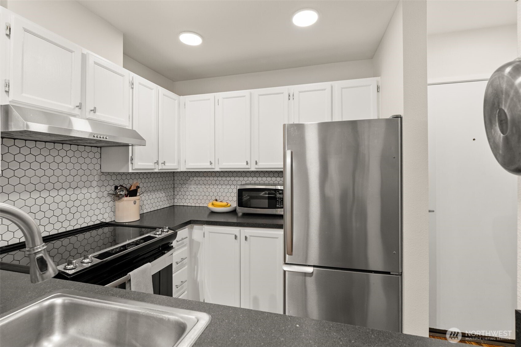 211 Summit Avenue E #S114, Seattle, WA 98102