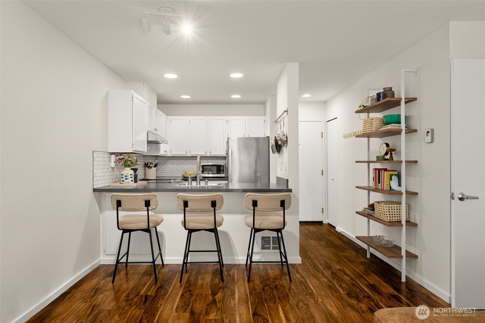 211 Summit Avenue E #S114, Seattle, WA 98102