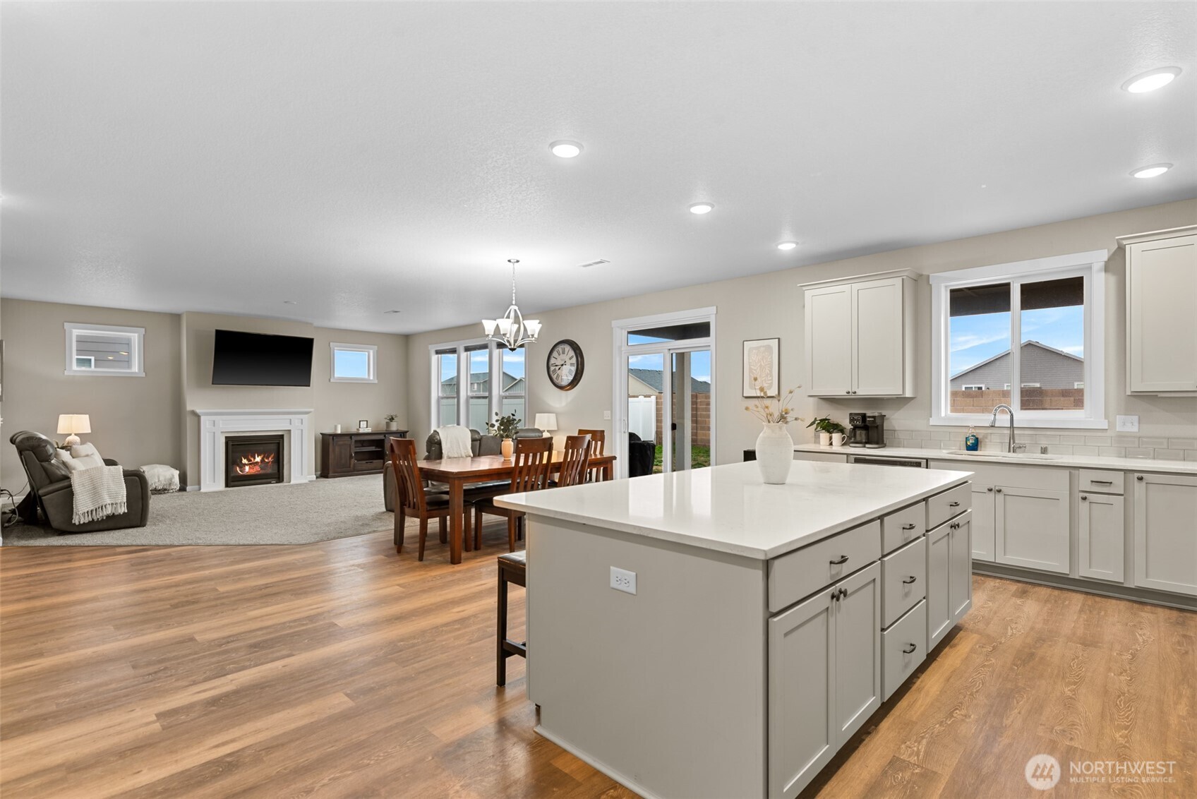 911 NE 7th Avenue , Quincy, WA 98848