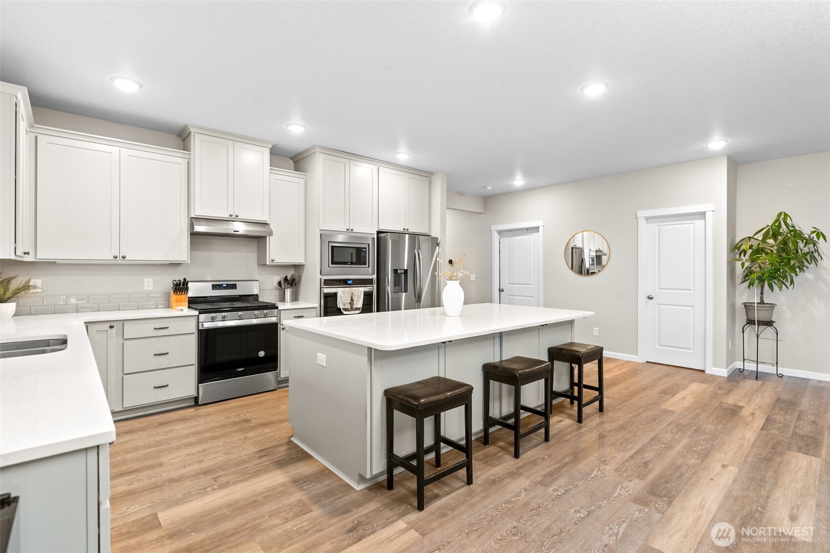 911 NE 7th Avenue , Quincy, WA 98848