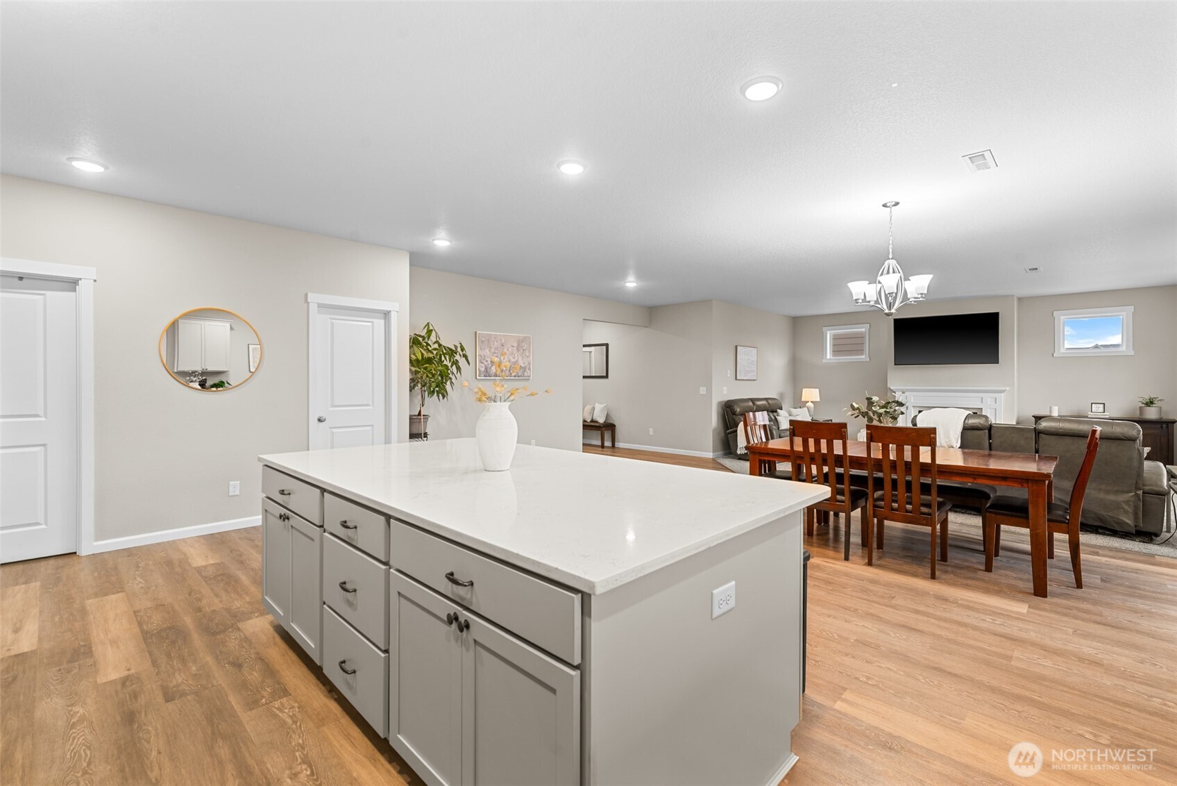 911 NE 7th Avenue , Quincy, WA 98848