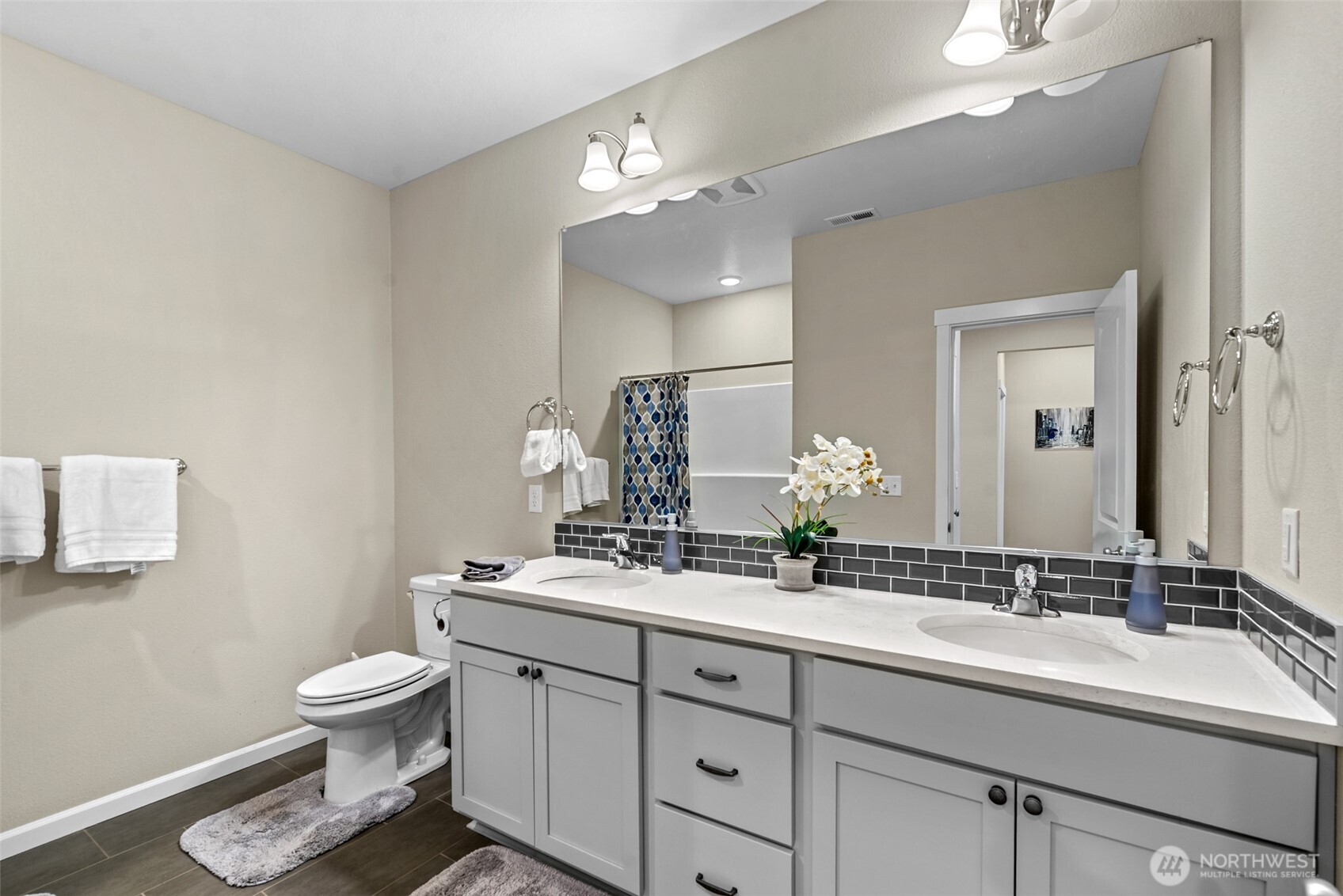 911 NE 7th Avenue , Quincy, WA 98848