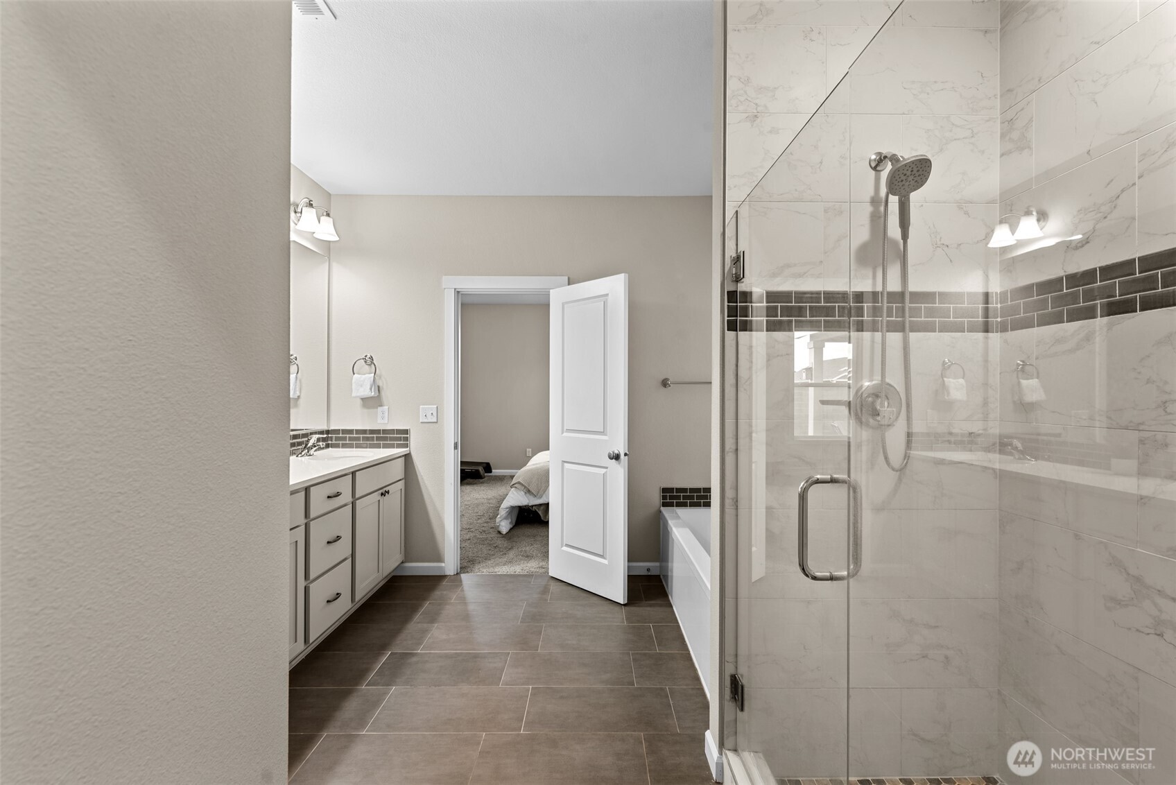 911 NE 7th Avenue , Quincy, WA 98848