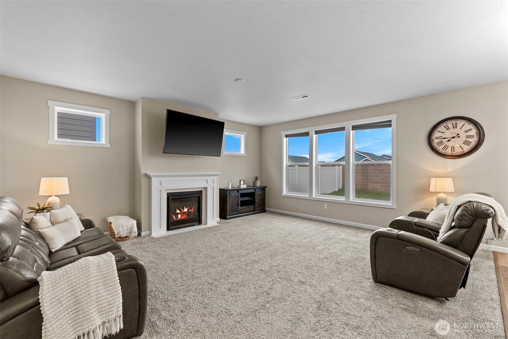 911 NE 7th Avenue , Quincy, WA 98848