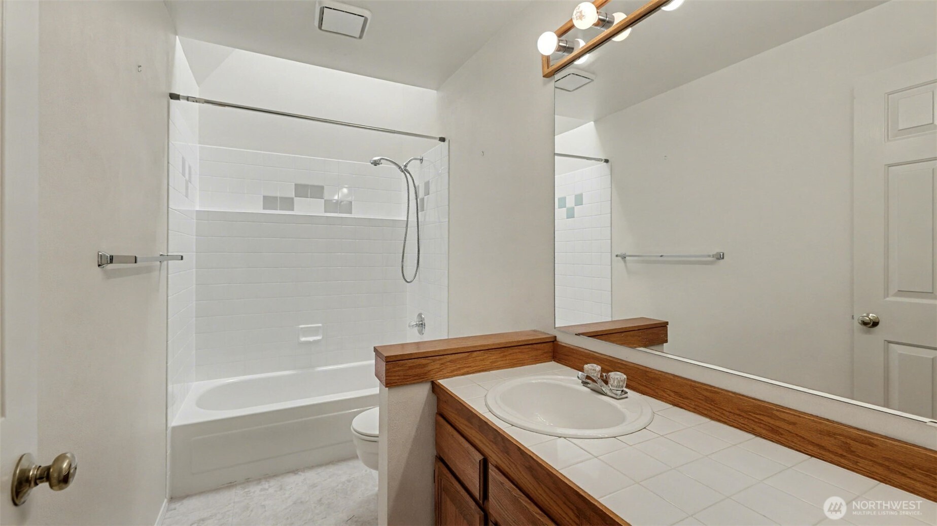 10303 SE 210th Place , Kent, WA 98031