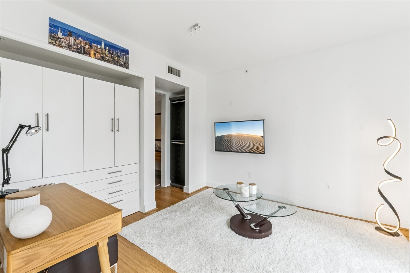 820 Blanchard Street #1507, Seattle, WA 98121-2656