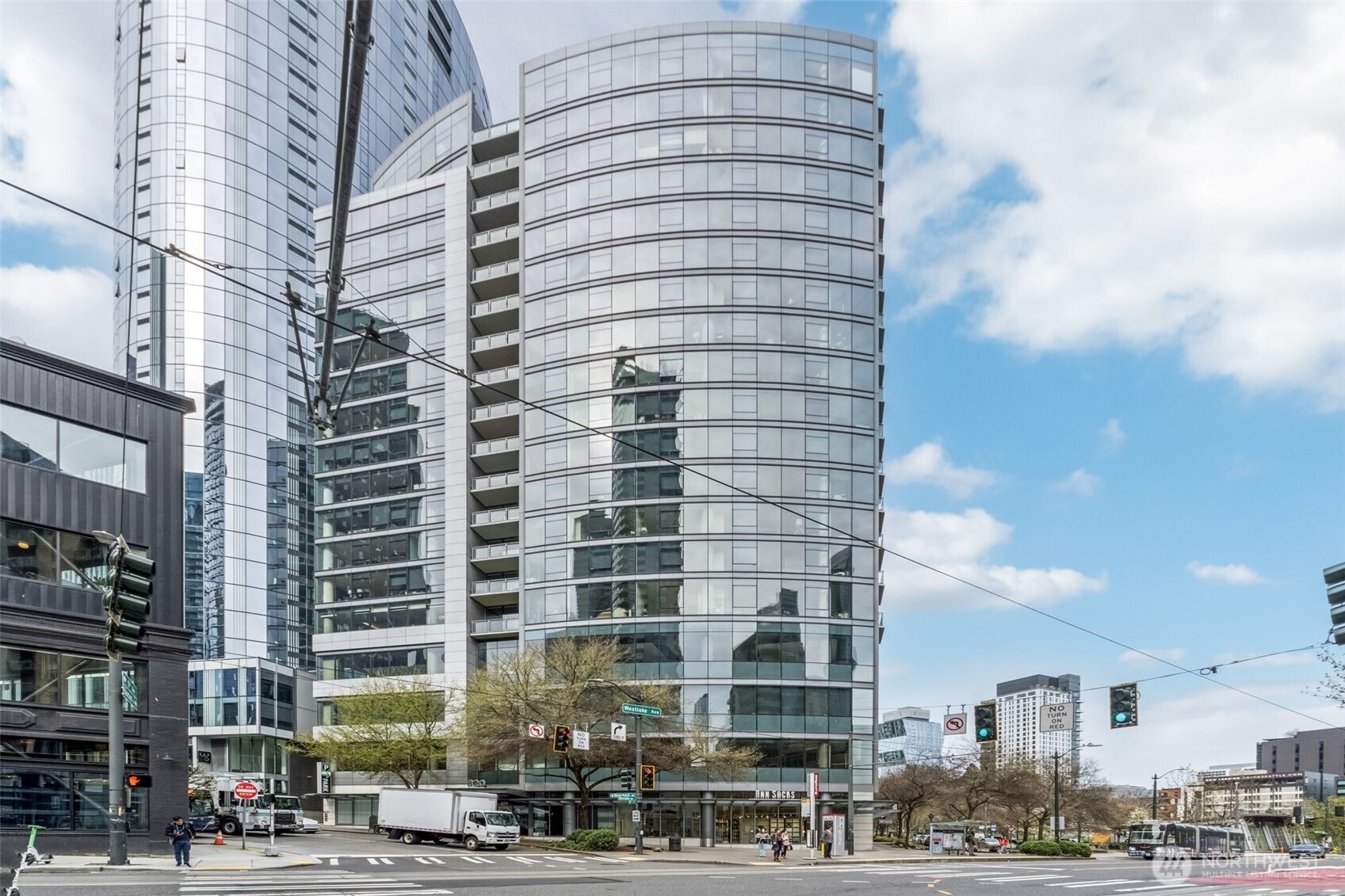 820 Blanchard Street #1507, Seattle, WA 98121-2656