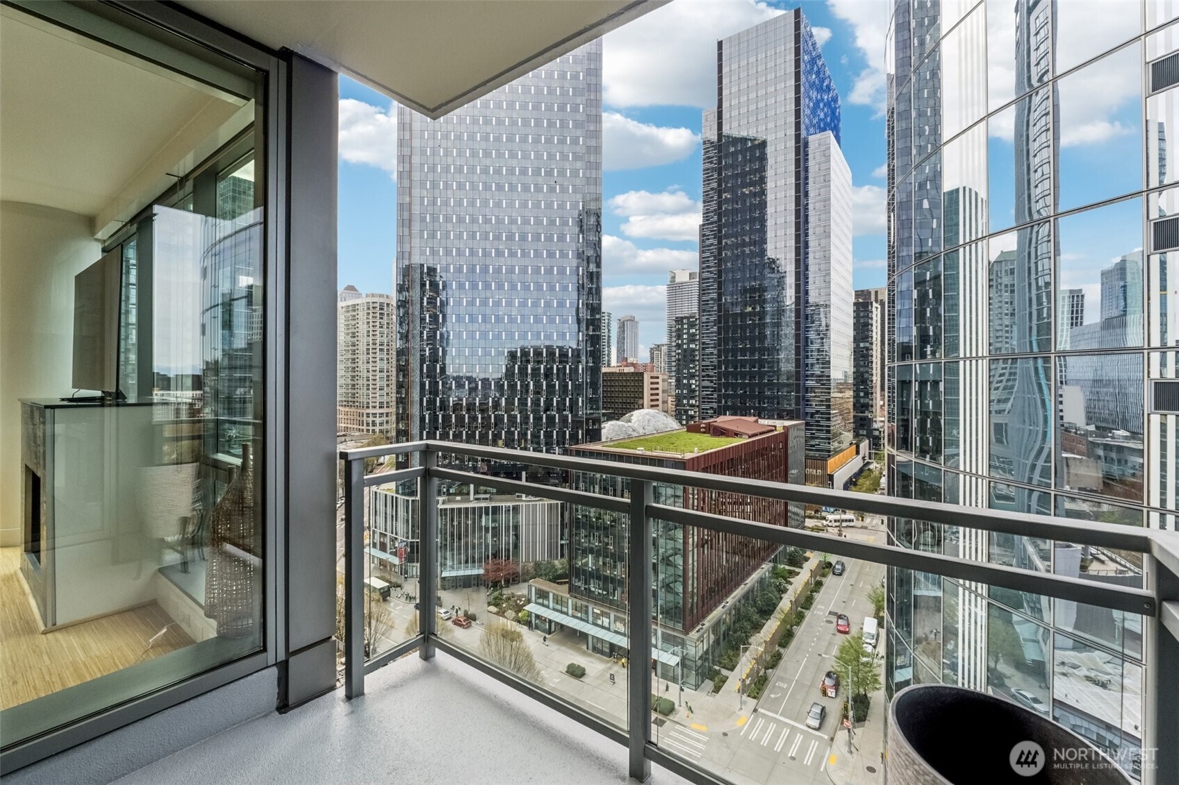 820 Blanchard Street #1507, Seattle, WA 98121-2656