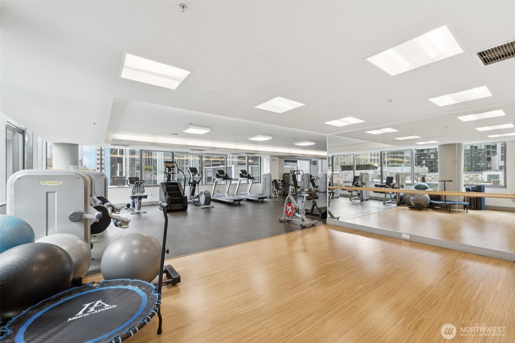 820 Blanchard Street #1507, Seattle, WA 98121-2656